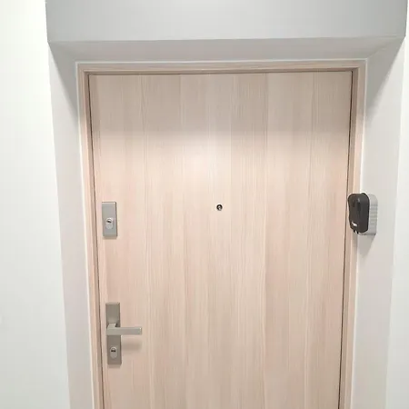 Loft 19 - W Cenie Prywatne Miejsce Postojowe Lub Garaz Lägenhet