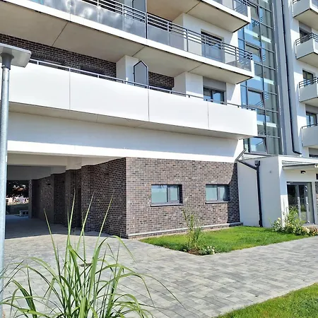 Loft 19 - W Cenie Prywatne Miejsce Postojowe Lub Garaz Apartamento Estetino